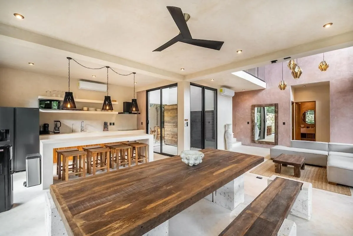 Villa El Canto, Luxury 7 Bed Jungle Villa Rooftop View Tulum Mexico